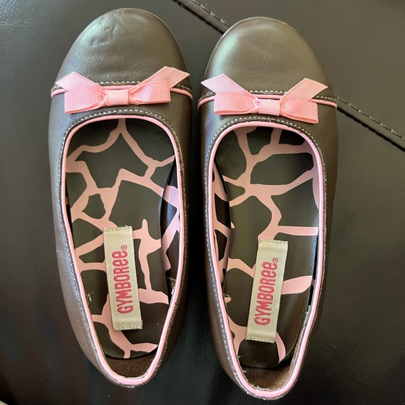 🟤GYMBOREE: Girl size 10, brown slide-on flats w/pink bows, preowned🟤 - Picture 6 of 9